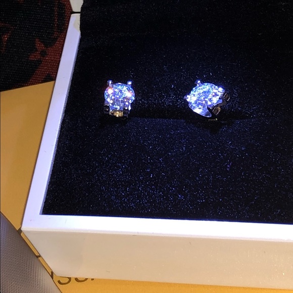 GRA CERTIFIED BRILLIANT CUT 2ct DIAMOND EARRINGS - Picture 3 of 11